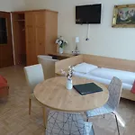 Bed & Breakfast Adlerhof 2*