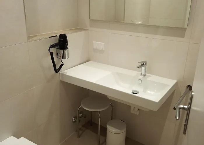 Adlerhof Bed & Breakfast 2*