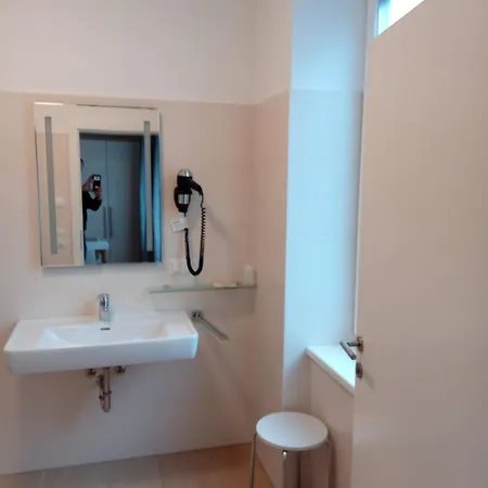 Bed & Breakfast Adlerhof 2*