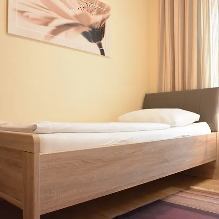 Adlerhof Bed & Breakfast 2*