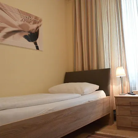 Adlerhof Bed & Breakfast 2*