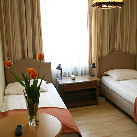 Adlerhof 2*