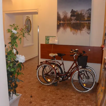 Frühstückspension Adlerhof 2*