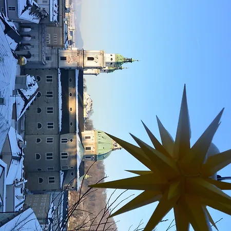 Adlerhof 2*