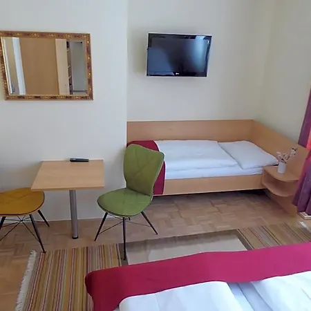 Adlerhof Bed & Breakfast 2*