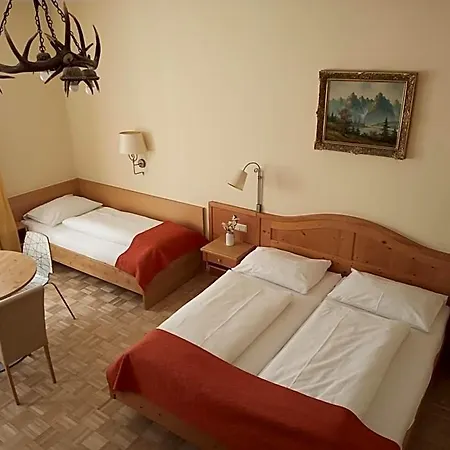 Adlerhof Bed & Breakfast 2*
