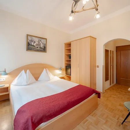 Adlerhof Bed & Breakfast Solnohrad