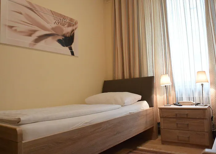 Adlerhof Bed & Breakfast 2*