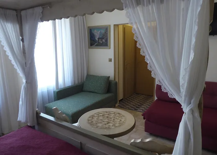 Bed & Breakfast Adlerhof 2*