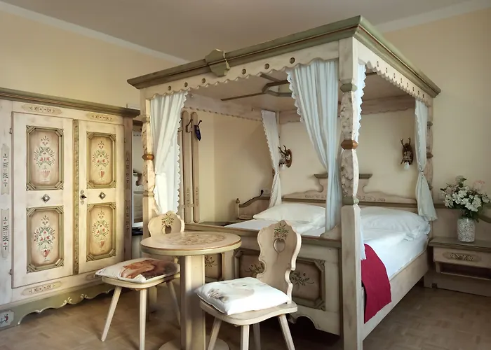 Adlerhof Bed & Breakfast 2*