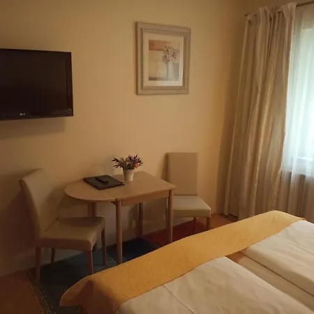 Adlerhof Bed & Breakfast 2*